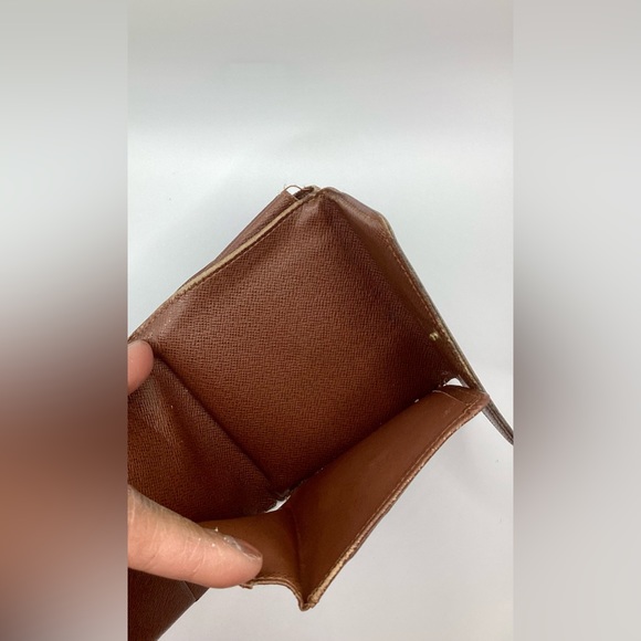 Authentic - Louis Vuitton Brown Leather Monogram Wallet - Picture 11 of 13